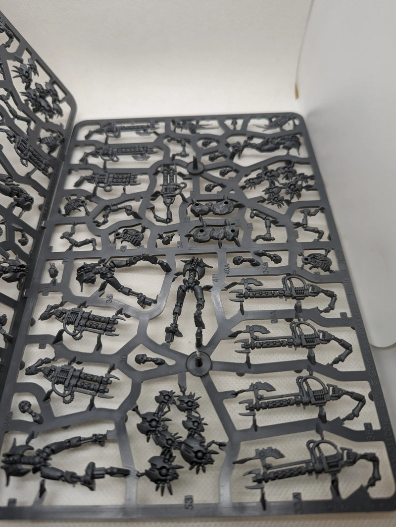 P/O: Necron Warriors (10) & Scarabs (3)