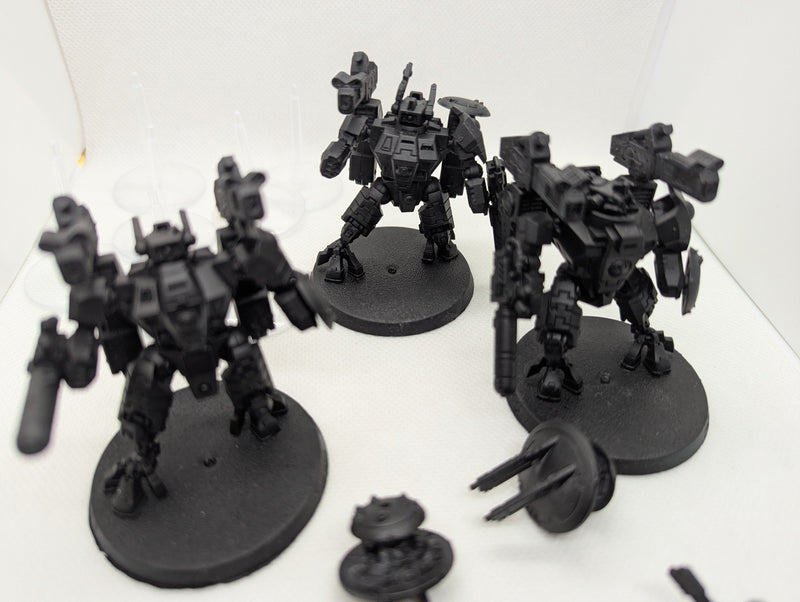 P/O: T'au Crisis Suits