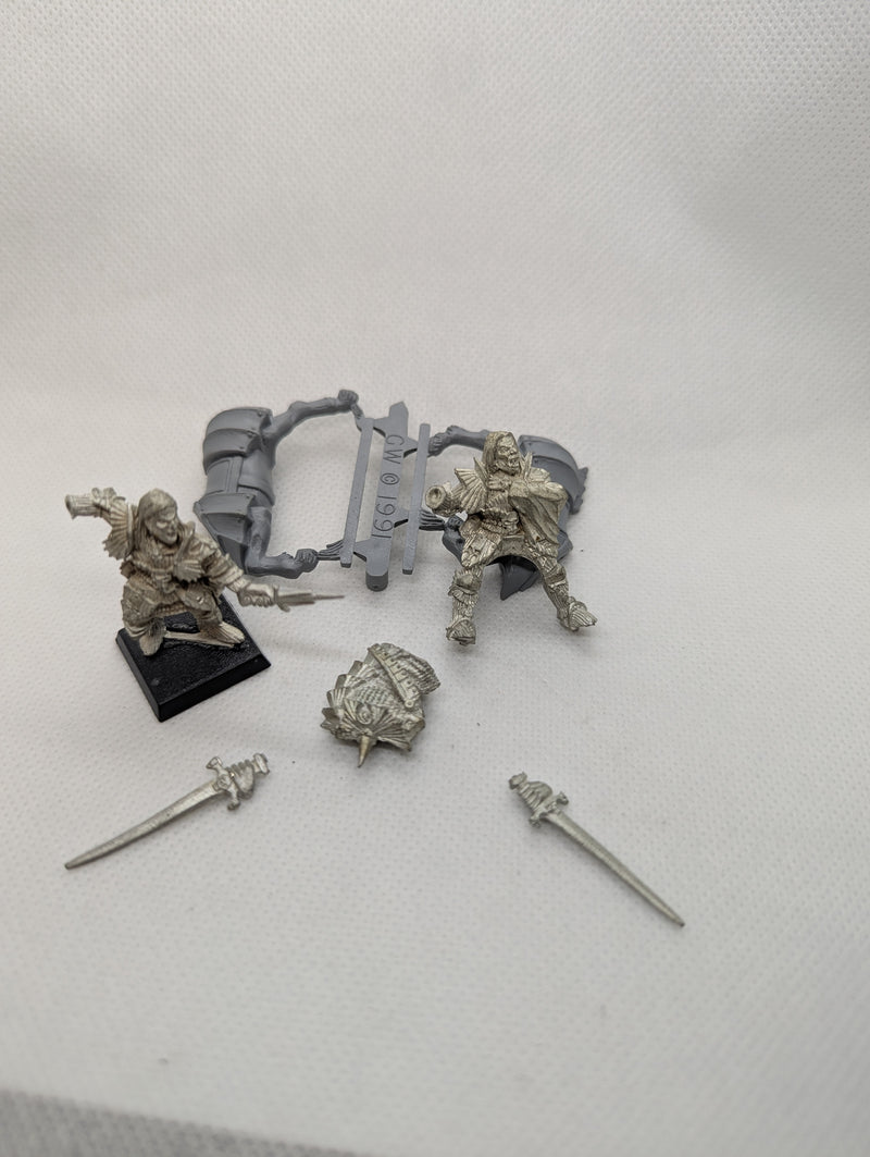 P/O: Metal Vampires (Mounted, Unmounted)