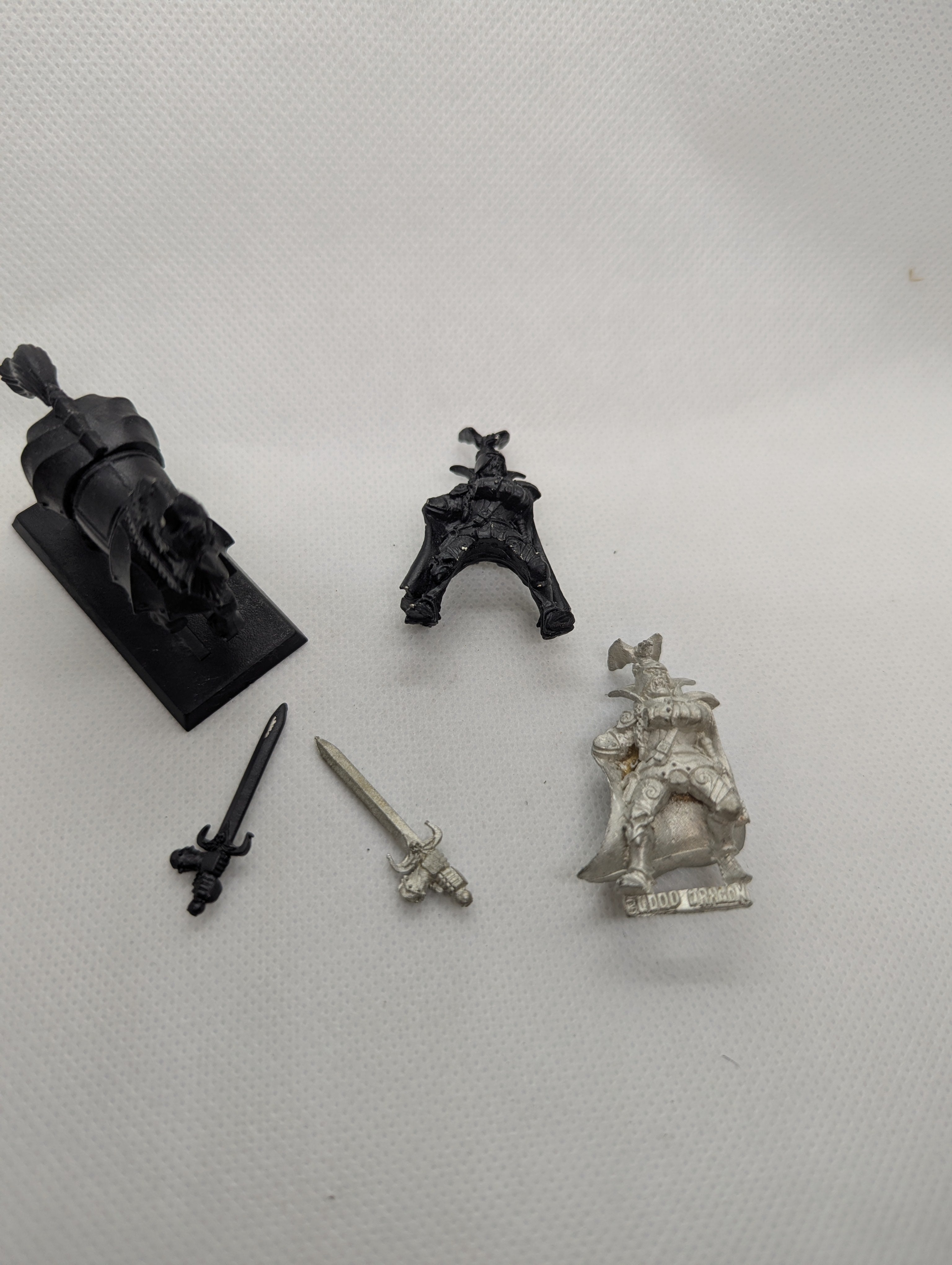 P/O: Metal Vampires (Mounted, Unmounted) (2)